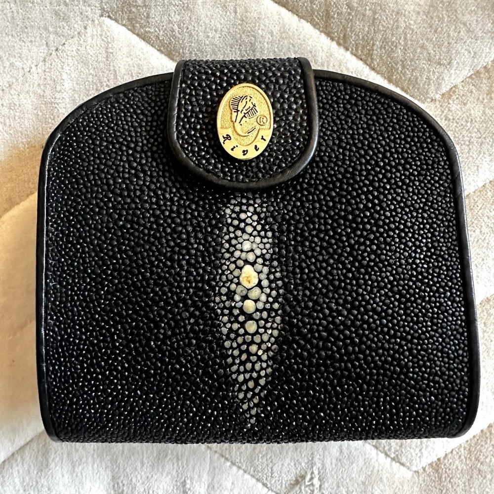 River Stingray Wallet - Picture 1 of 5